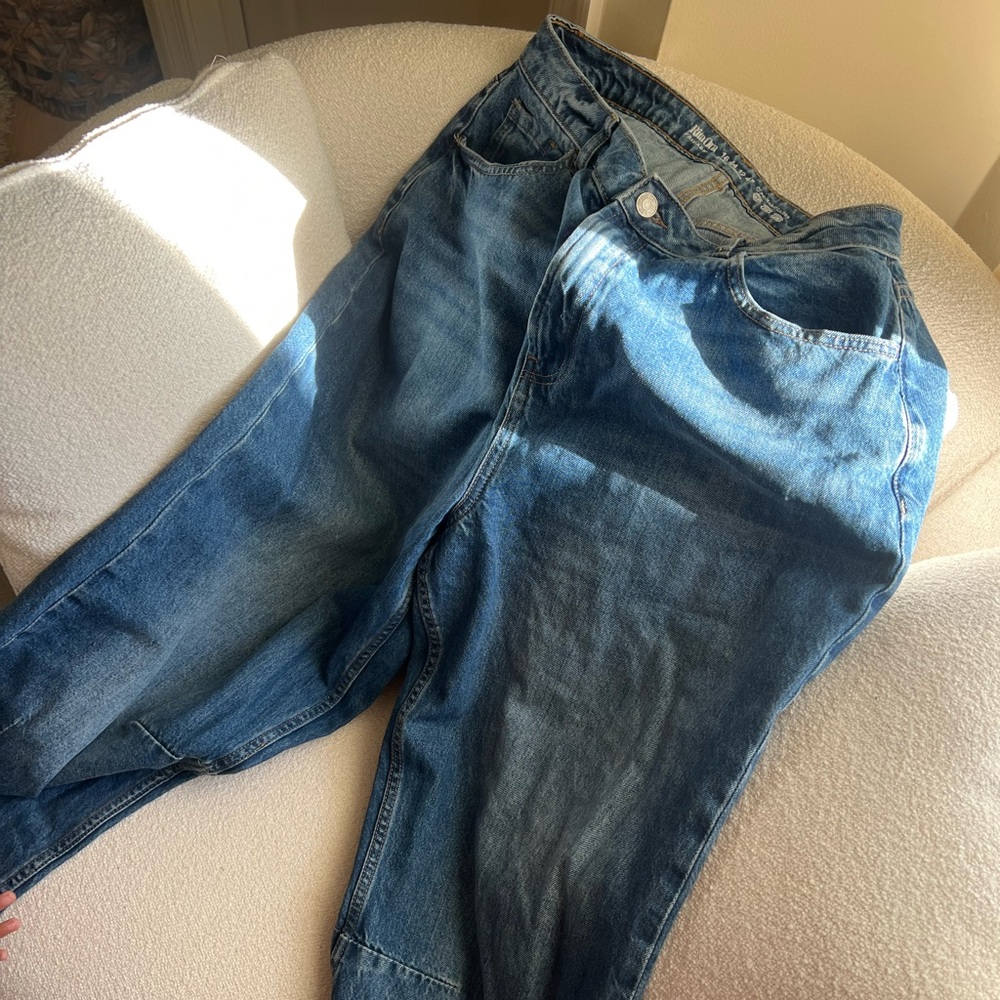 Rita Ora Barrel jeans